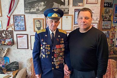 Депутаты поздравили ветеранов с Днем защитника Отечества